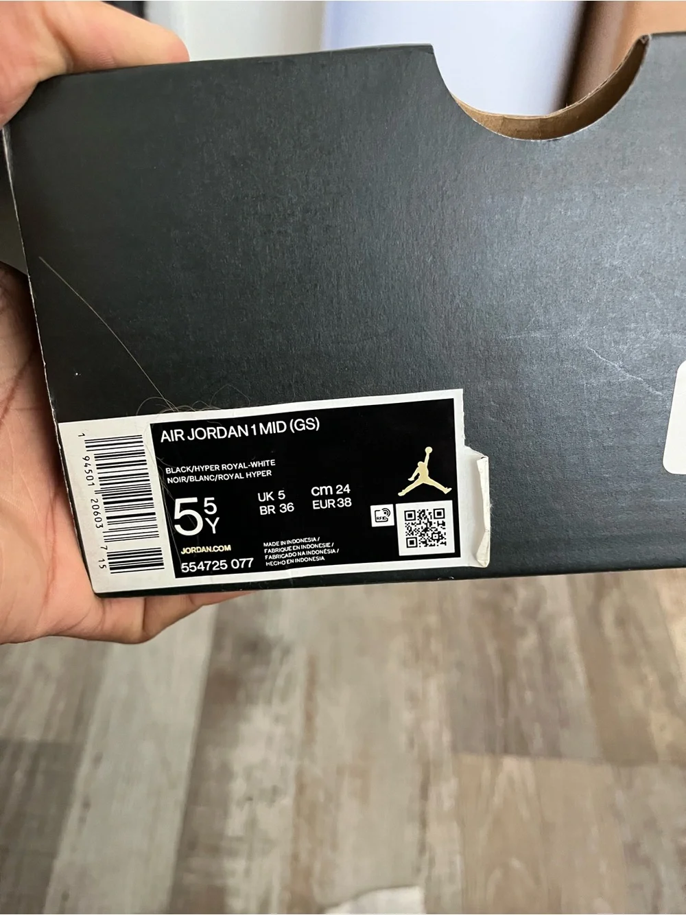 Jordan 6 nlue and white